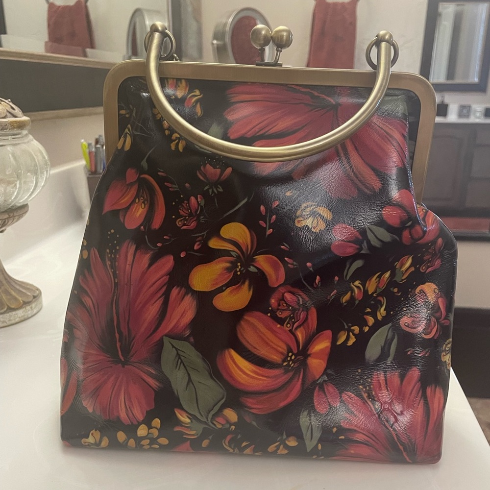 Patricia Nash Tropical Novella Twist Top Handbag.